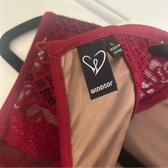 Chic Burgundy Lace Fit-and-Flare Dress - Size L - Picture 3 of 3